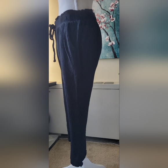 Black Flowy Capris - Picture 3 of 7